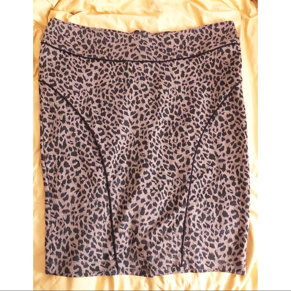 Forever 21 Plus size Leopard print pencil skirt